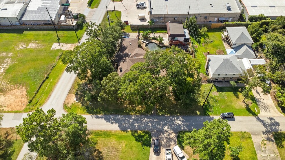 More Photos Of 186 Spring Pines Dr, Spring General Retail For Sale