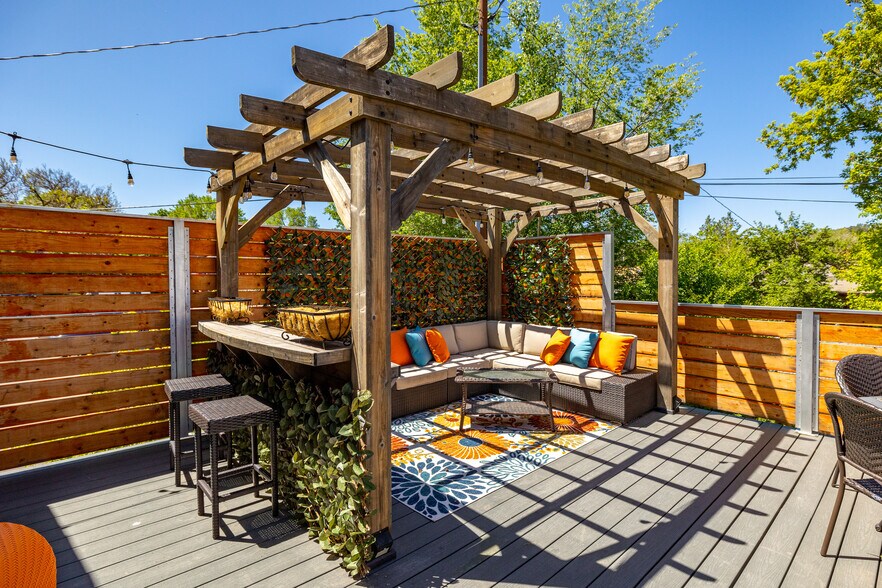 More Photos Of 116 S 1st St, Williams Office For Sale