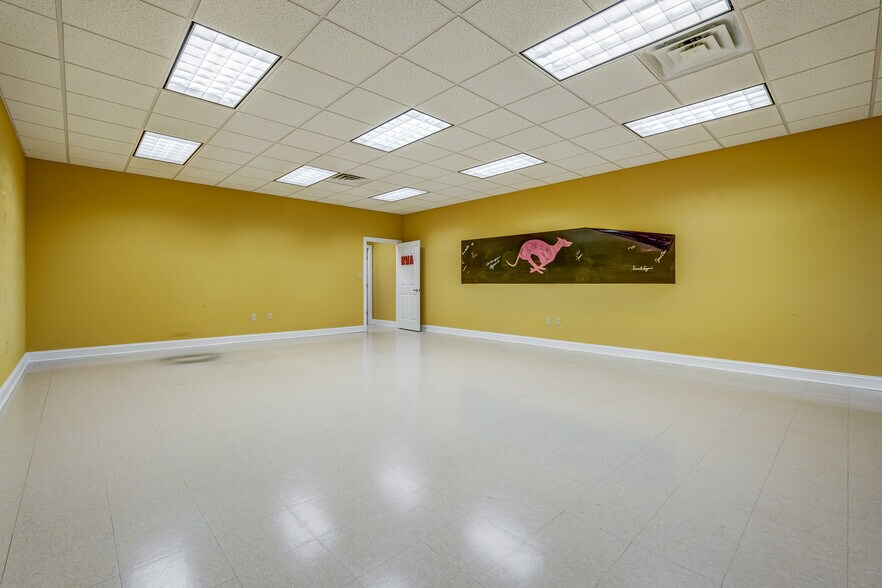More Photos Of 95 Zion Station Ct, Troy Flex For Sale