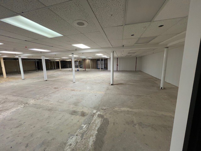 More Photos Of 310 Merrick Rd, Rockville Centre Storefront For Lease