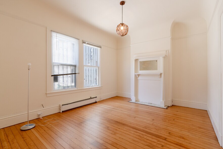 More Photos Of 30-44 Laskie St, San Francisco Service For Sale