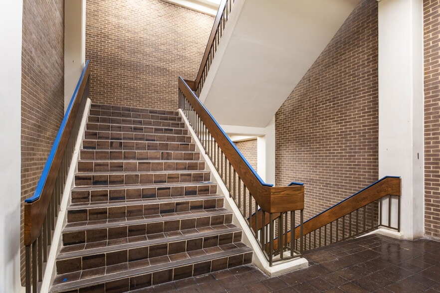 More Photos Of 200 N Main St, Winston-Salem Specialty For Sale