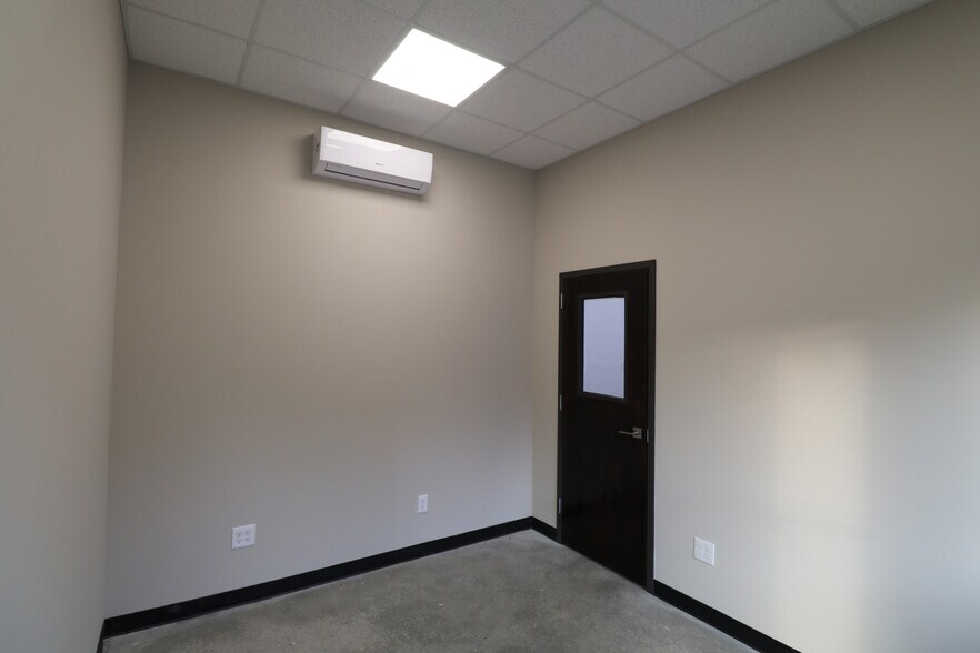 More Photos Of 76 Bay Creek Rd, Loganville Warehouse For Lease