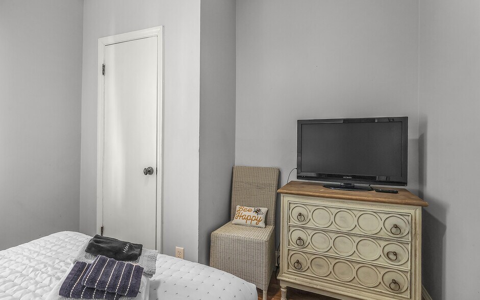 More Photos Of 510 Nicoll St, Savannah Hospitality For Sale