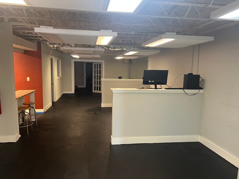 More Photos Of 24 E Andrews Dr NW, Atlanta Storefront For Lease