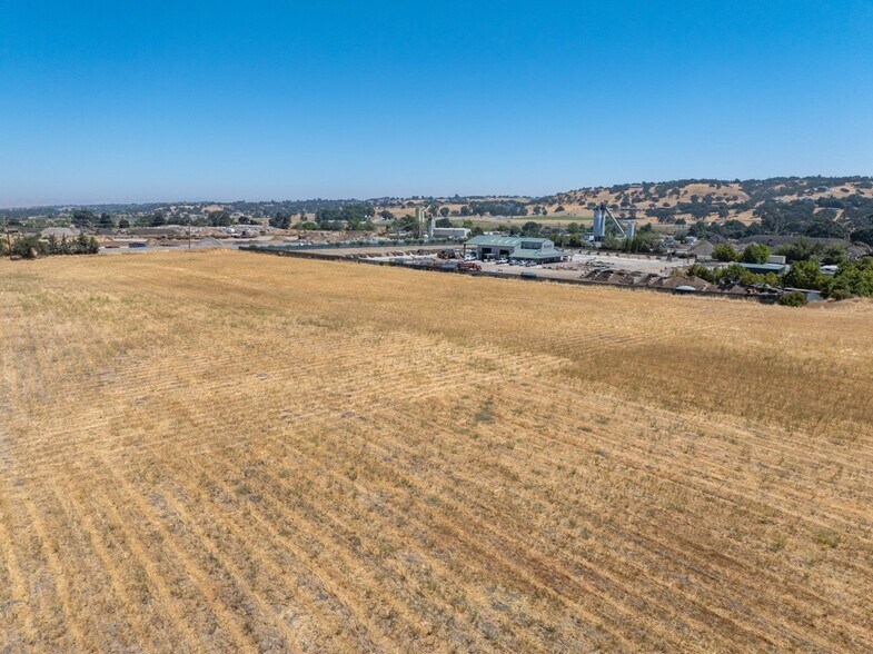 More Photos Of Volpi Ysabel Rd, Paso Robles Land For Sale