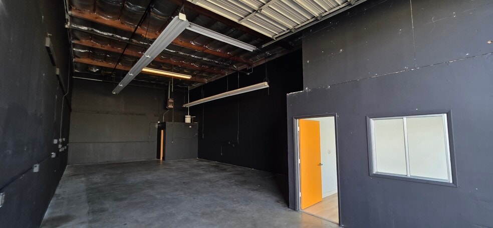 More Photos Of 617 Mountain View Ave, Belmont Manufacturing For Lease