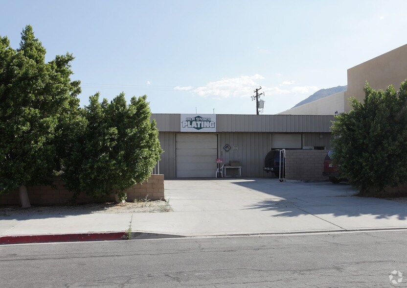 More Photos Of 345 W Del Sol Rd, Palm Springs Warehouse For Lease