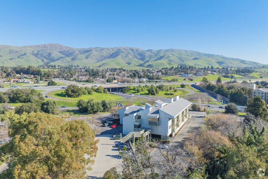 More Photos Of 200 Brown Rd, Fremont Office Residential For Lease