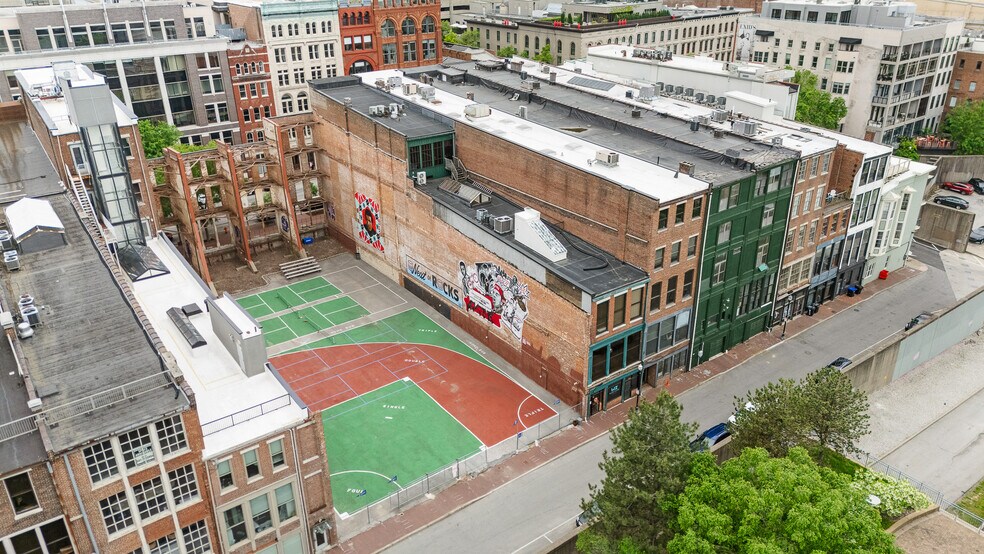 More Photos Of 623 W Main St, Louisville Office For Sale