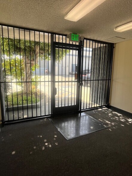 More Photos Of 4700 E Miller Dr, Temple City Warehouse For Lease