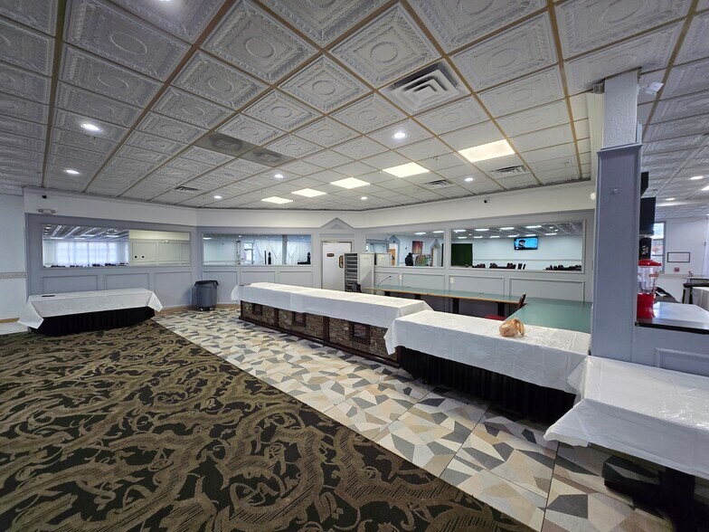 More Photos Of 9445 Park Meadows Dr, Lone Tree Restaurant For Lease