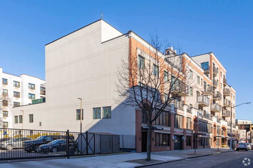 More Photos Of 89 Bartlett St, Brooklyn Apartments For Lease