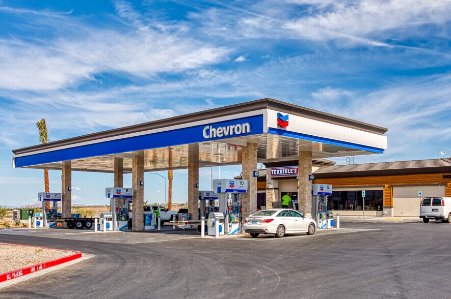 More Photos Of NEC Las Vegas Blvd. & Carey Ave., North Las Vegas Convenience Store For Sale