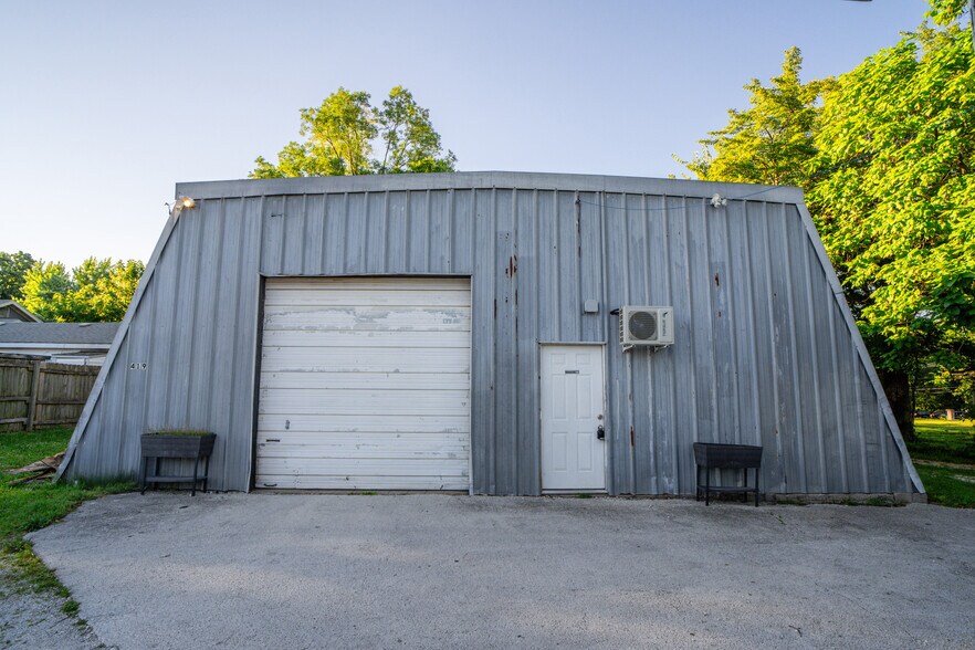 More Photos Of 419 W Kearney St, Springfield Freestanding For Sale