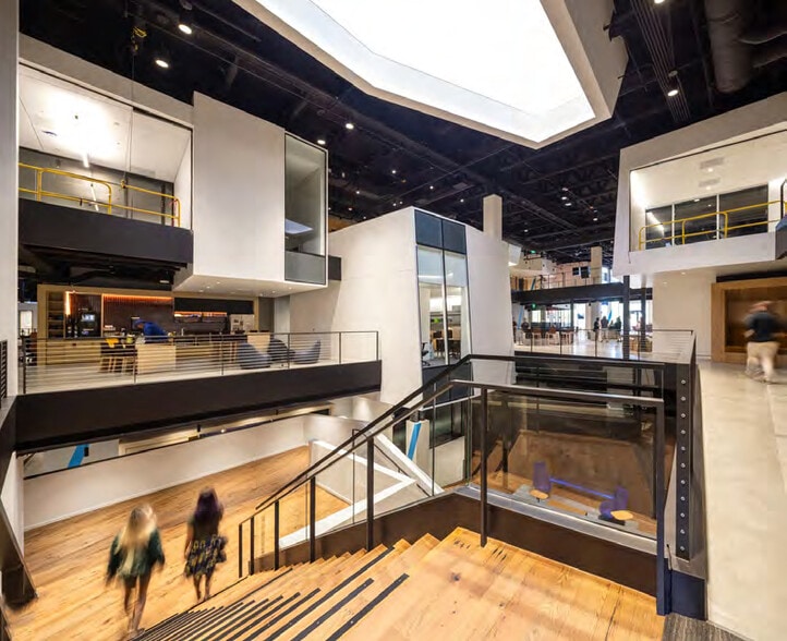 More Photos Of 550 106th Ave NE, Bellevue General Retail For Lease