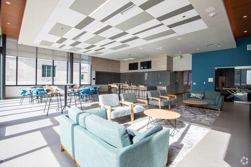 More Photos Of 216 S Pinckney St, Madison Apartments For Lease