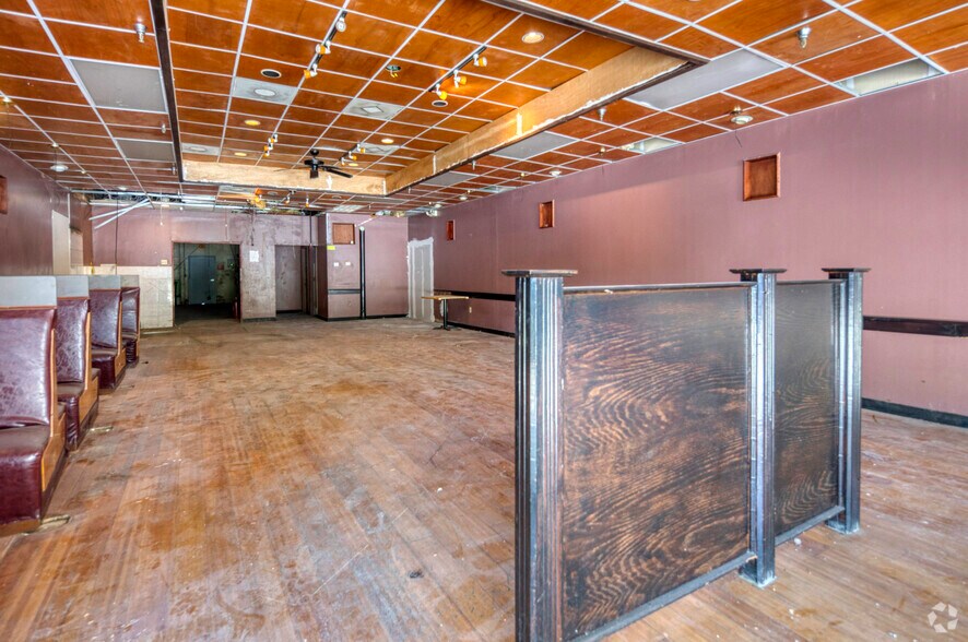 More Photos Of 15305 Amberly Dr, Tampa Unknown For Lease