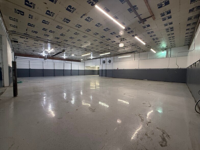 More Photos Of 3233 Dove Rd, Port Huron Warehouse For Lease