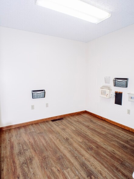 More Photos Of 603 N State St, Girard Medical For Sale