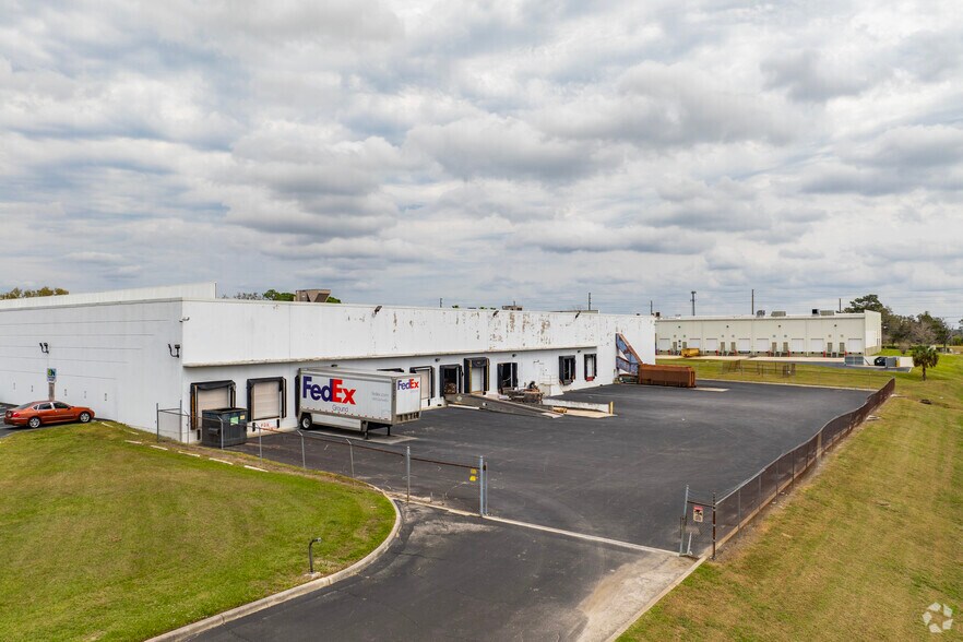 More Photos Of 2727 Interstate Dr, Lakeland Distribution For Sale