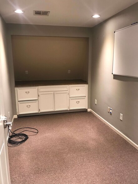 More Photos Of 1715 Northpark Dr, Kingwood Storefront For Lease