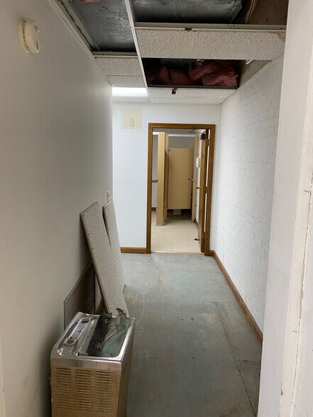 More Photos Of 110 W Walnut St, Kokomo Office For Sale