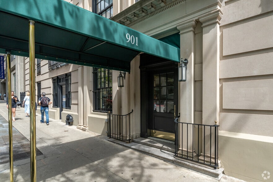 More Photos Of 901-903 Lexington Ave, New York Apartments For Lease