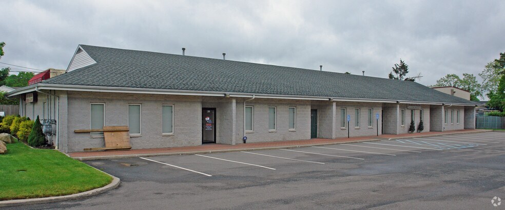 More Photos Of 20-01 Grand Ave, Shirley Medical For Lease