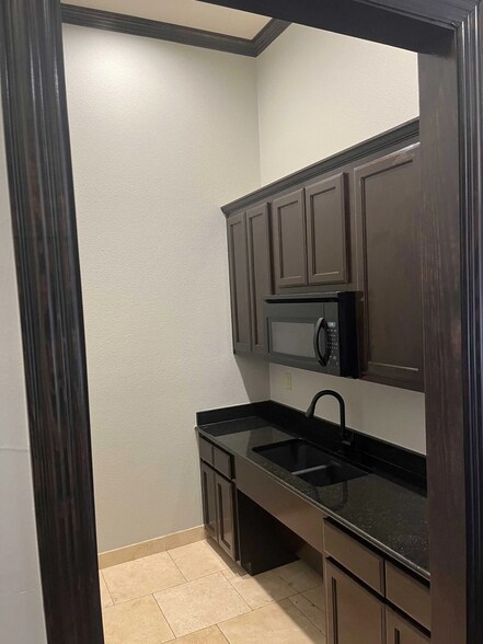 More Photos Of 9300 John Hickman Pky, Frisco Unknown For Lease