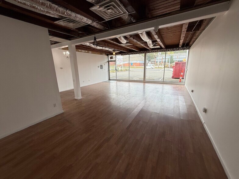 More Photos Of 461 Bridgeport Ave, Milford Unknown For Lease