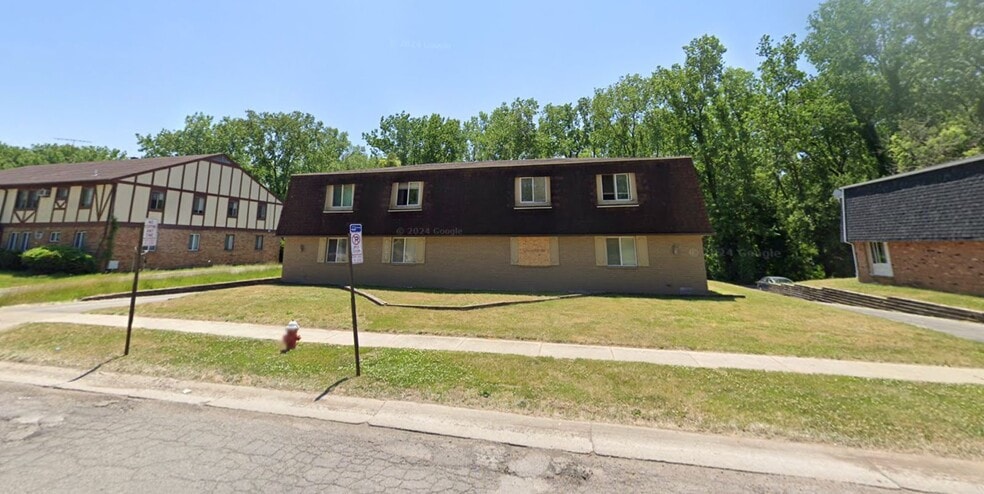 Primary Photo Of 1521 Brooke Park Dr, Toledo Apartments For Sale
