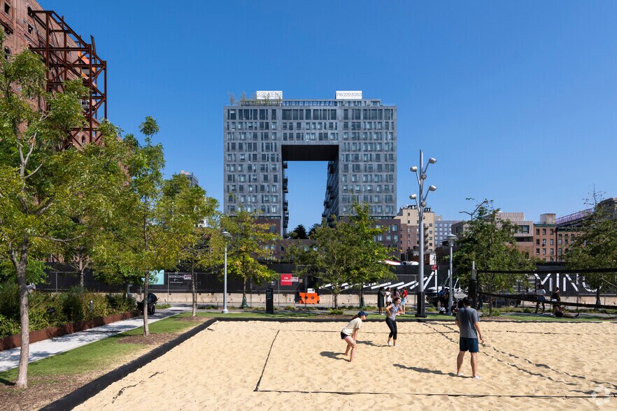 More Photos Of 325 Kent Ave, Brooklyn Apartments For Lease