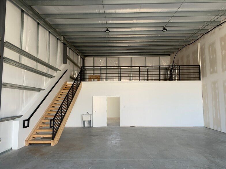 More Photos Of 18101 Cypress Rosehill Rd, Cypress Unknown For Lease