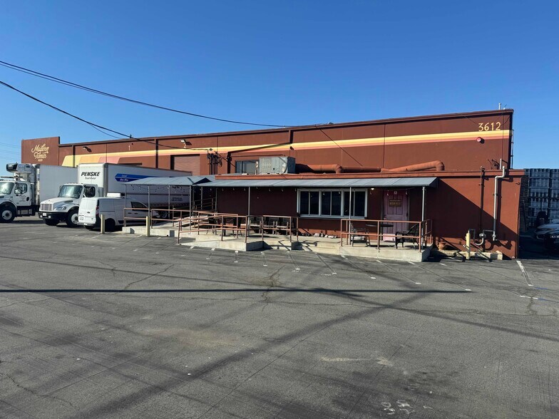 More Photos Of 3612 Kurtz St, San Diego Warehouse For Lease