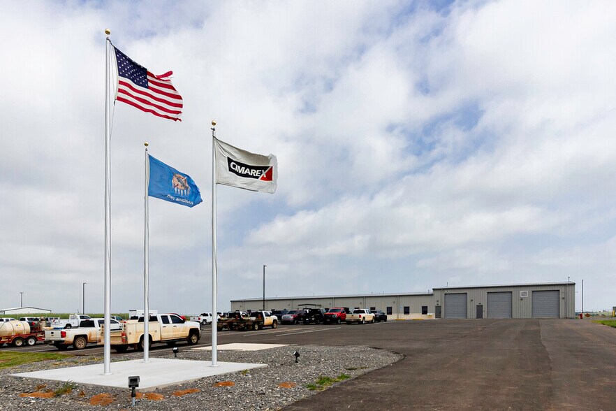 More Photos Of 26170 Highway 281 Spur, Geary Office For Lease