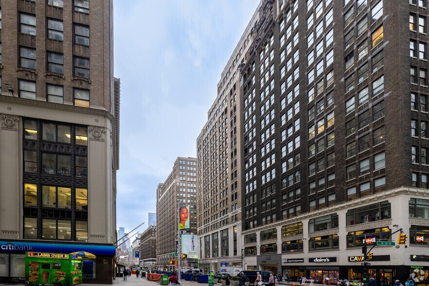 More Photos Of 1375 Broadway, New York Office For Lease