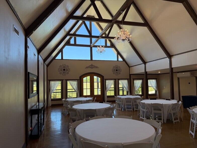 More Photos Of 4950 S County Road 20, Ozark Freestanding For Sale