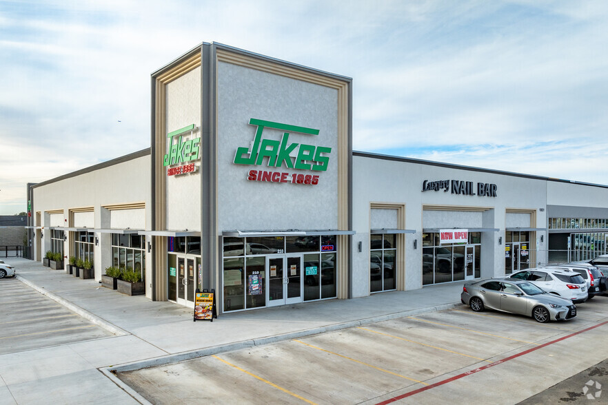 Primary Photo Of 10051 Marsh Ln, Dallas Restaurant For Lease