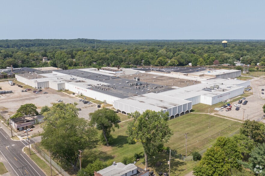 More Photos Of 901 Wayne St, Niles Warehouse For Lease