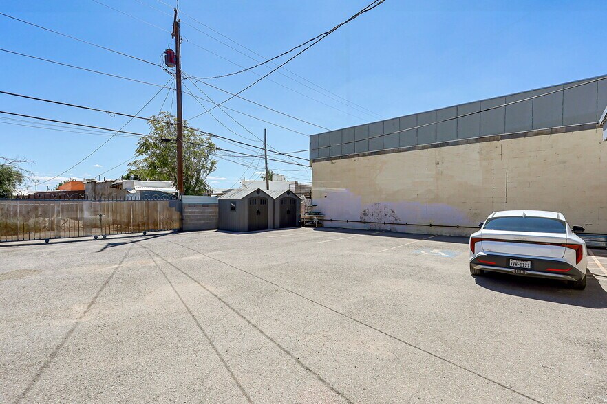 More Photos Of 2222 Bassett Ave, El Paso Storefront Retail Residential For Sale
