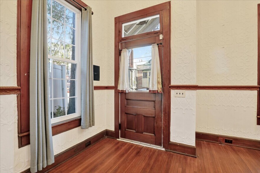 More Photos Of 55 E Front St, Keyport Office For Sale