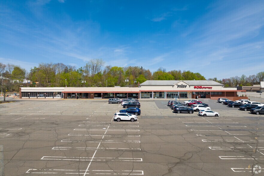 More Photos Of 1210 Hamburg Tpke, Wayne Unknown For Lease