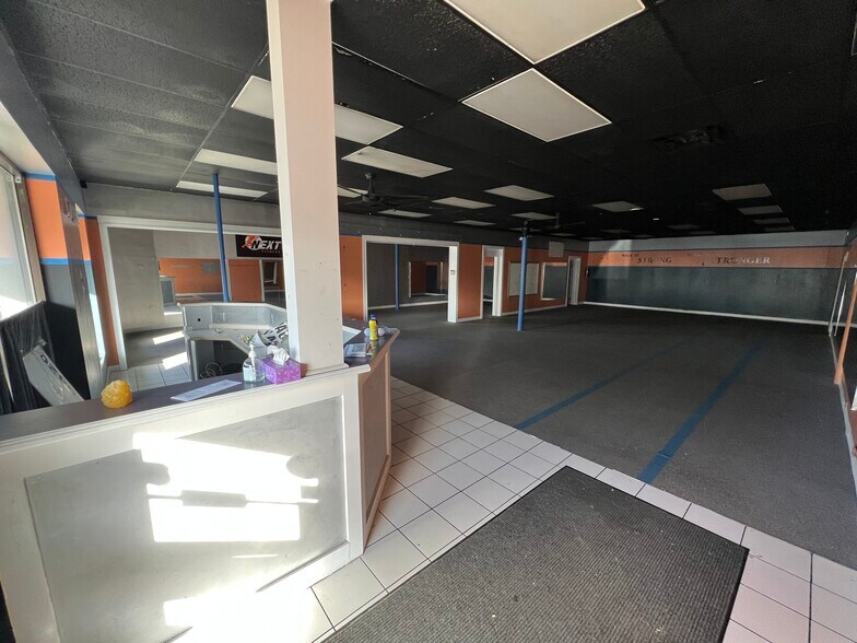 More Photos Of 611 Main St, Belmar General Retail For Lease