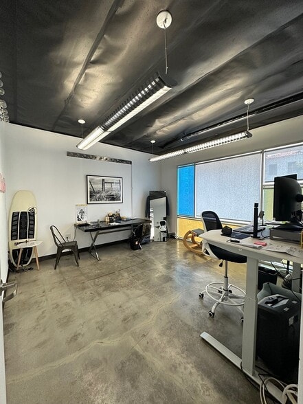 More Photos Of 5301 Rosewood Ave, Los Angeles Office For Lease