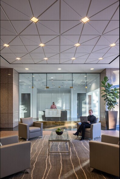 More Photos Of 2040 Main St, Irvine Unknown For Lease