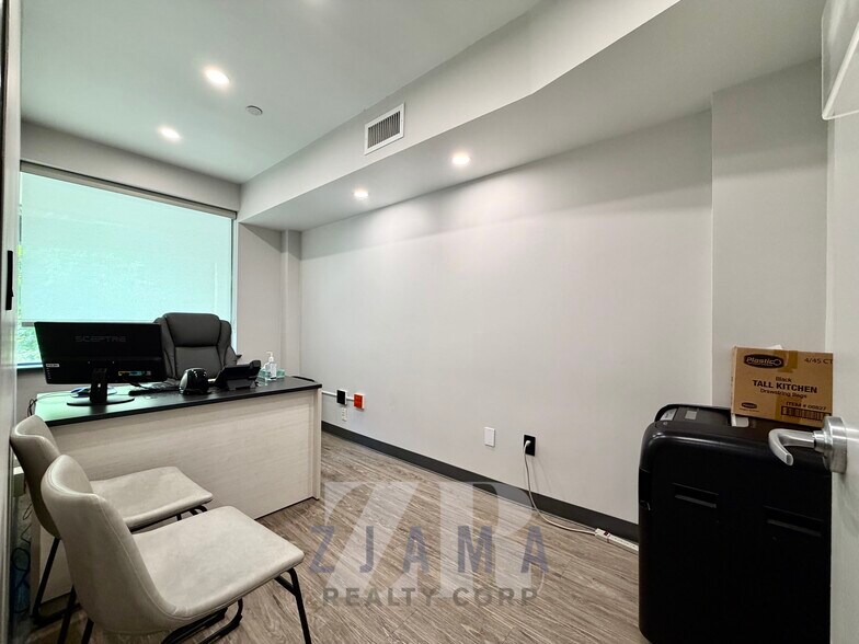 More Photos Of 866 Eastern Pky, Brooklyn Apartments For Lease