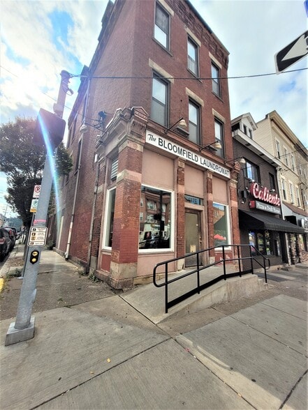 More Photos Of 4626 Liberty Ave, Pittsburgh Storefront Retail Residential For Lease