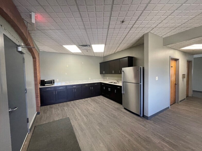 More Photos Of 2701 N 16th St, Phoenix Unknown For Lease