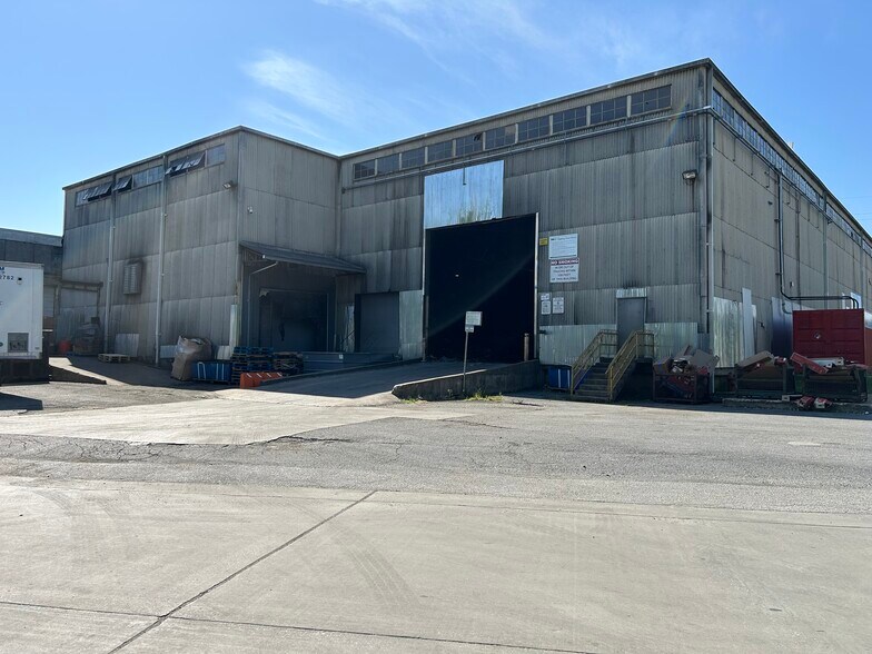 More Photos Of 6401 Quad Ave, Baltimore Warehouse For Sale